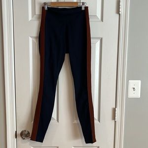 Athleta Navy w/ brown/gold stripe leggings Women’s XS